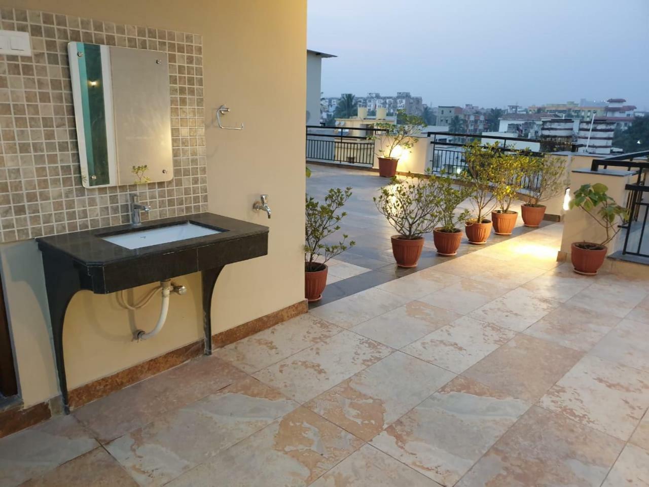 The Rooftop Cabana, A Homestay Bhubaneswar Bagian luar foto